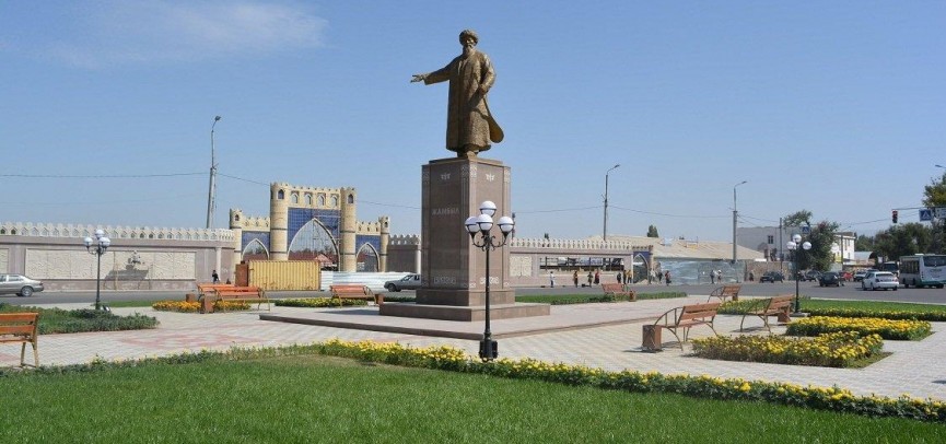 Электромобили, косметическая глина, хлеб, напитки и конфеты... Огромный перечень продукции представили костанайские производители на региональном этапе конкурса-выставки «Лучший товар Казахстана». Мероприятие прошло 10 августа в центре города, под откры